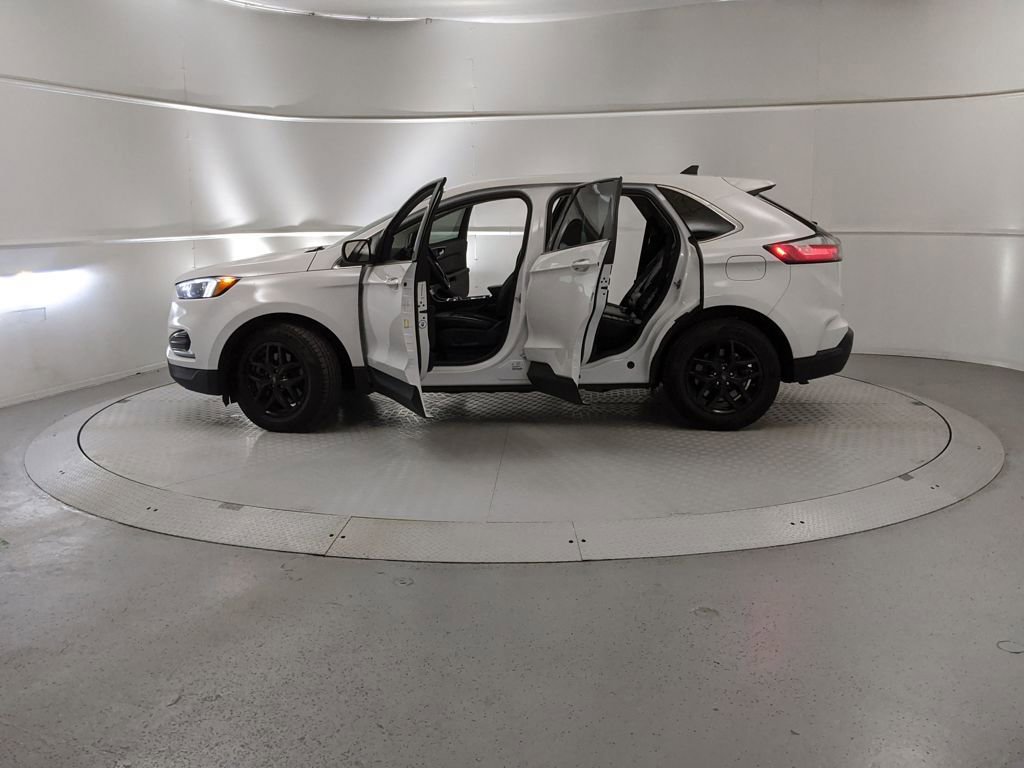 Certified 2024 Ford Edge SEL image 12