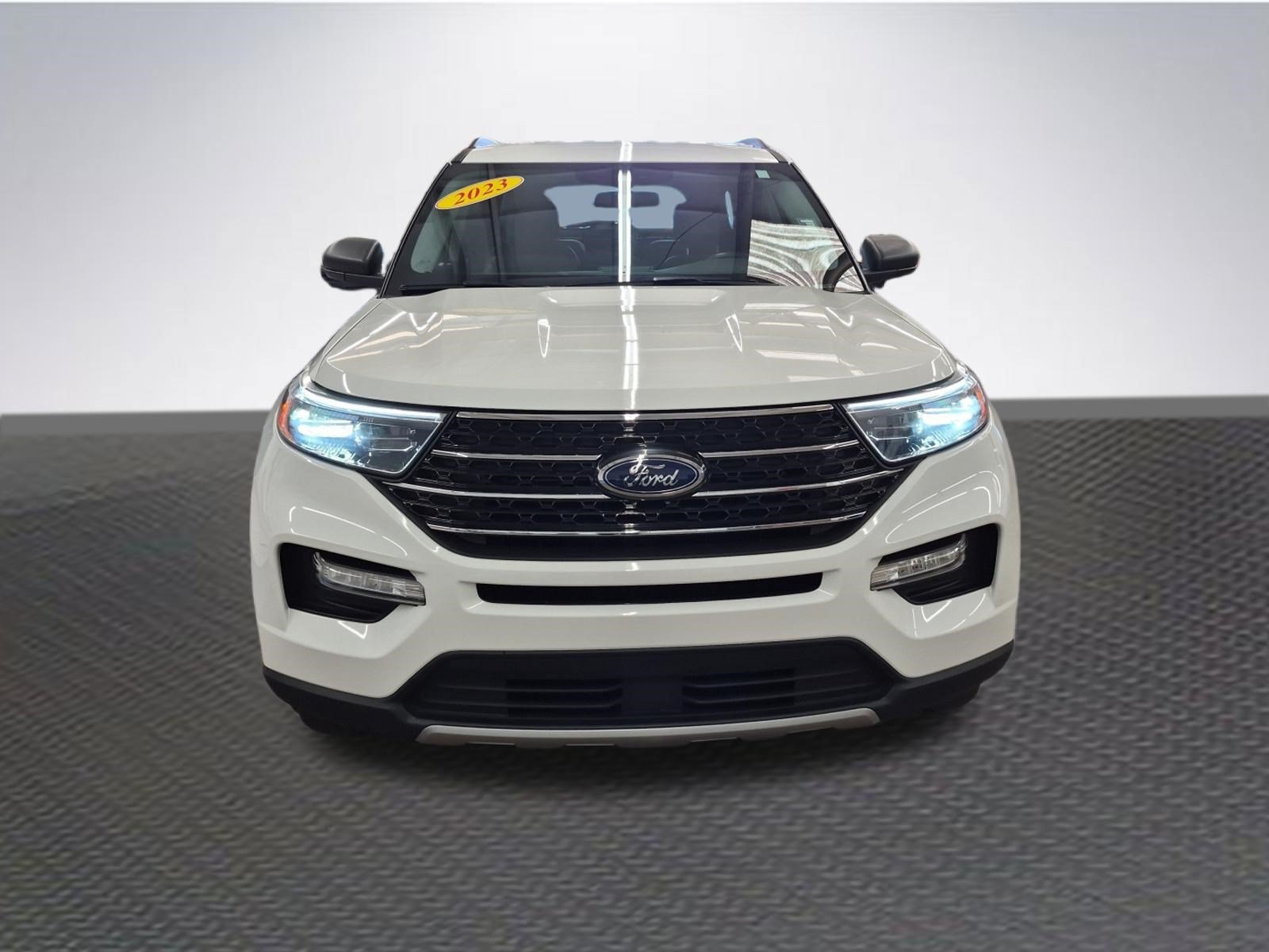 Certified 2023 Ford Explorer XLT w/ Equipment Group 202A RWD image 3