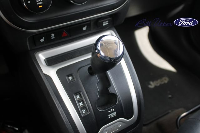 Used 2017 Jeep Compass Latitude FWD image 16