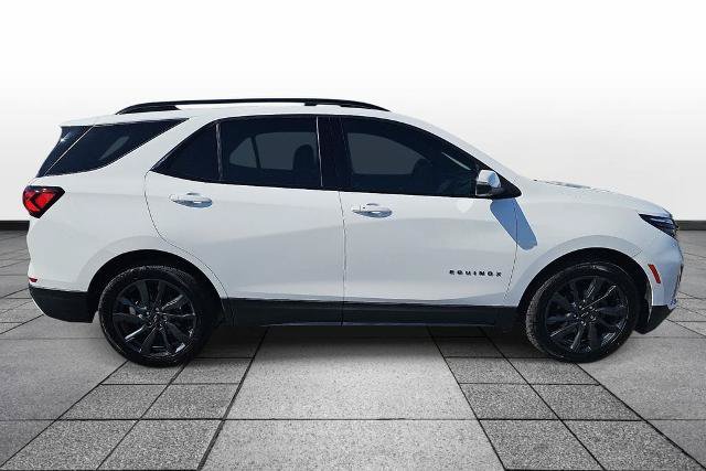 Used 2022 Chevrolet Equinox RS w/ Infotainment Package FWD image 4