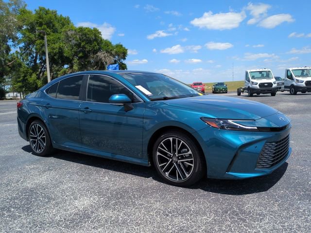 Used 2025 Toyota Camry XLE w/ Premium Plus Package FWD image 2