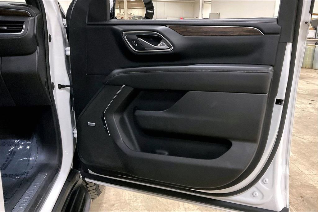 Used 2023 Chevrolet Suburban Premier image 22