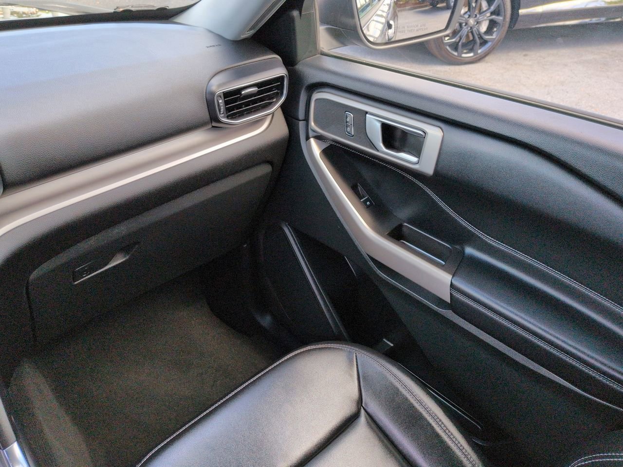 Certified 2023 Ford Explorer XLT w/ Equipment Group 202A image 16