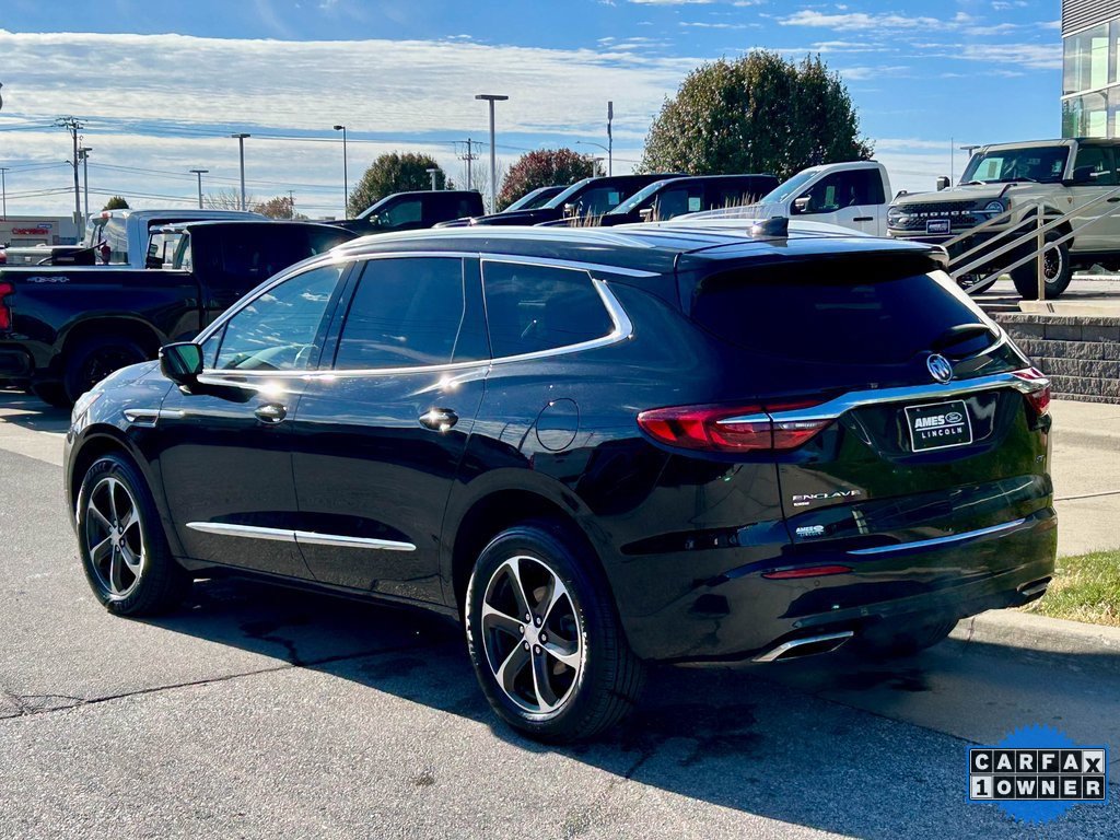 Used 2021 Buick Enclave Essence w/ Sport Touring Edition image 4