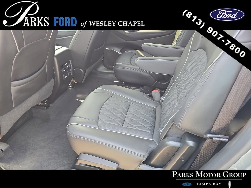 Used 2023 Buick Enclave Avenir w/ Avenir Technology Package AWD/4WD image 15