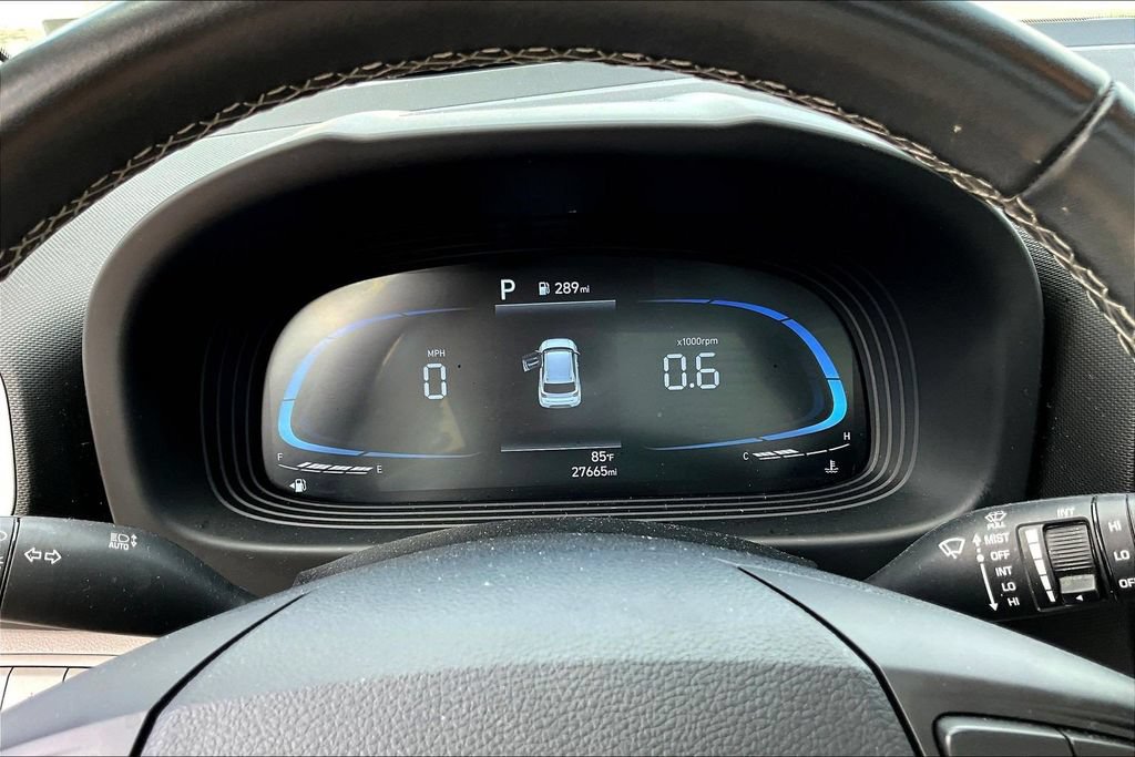 Used 2025 Hyundai Venue SEL FWD image 14