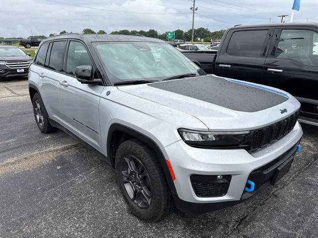 Used 2024 Jeep Grand Cherokee Trailhawk AWD/4WD image 2