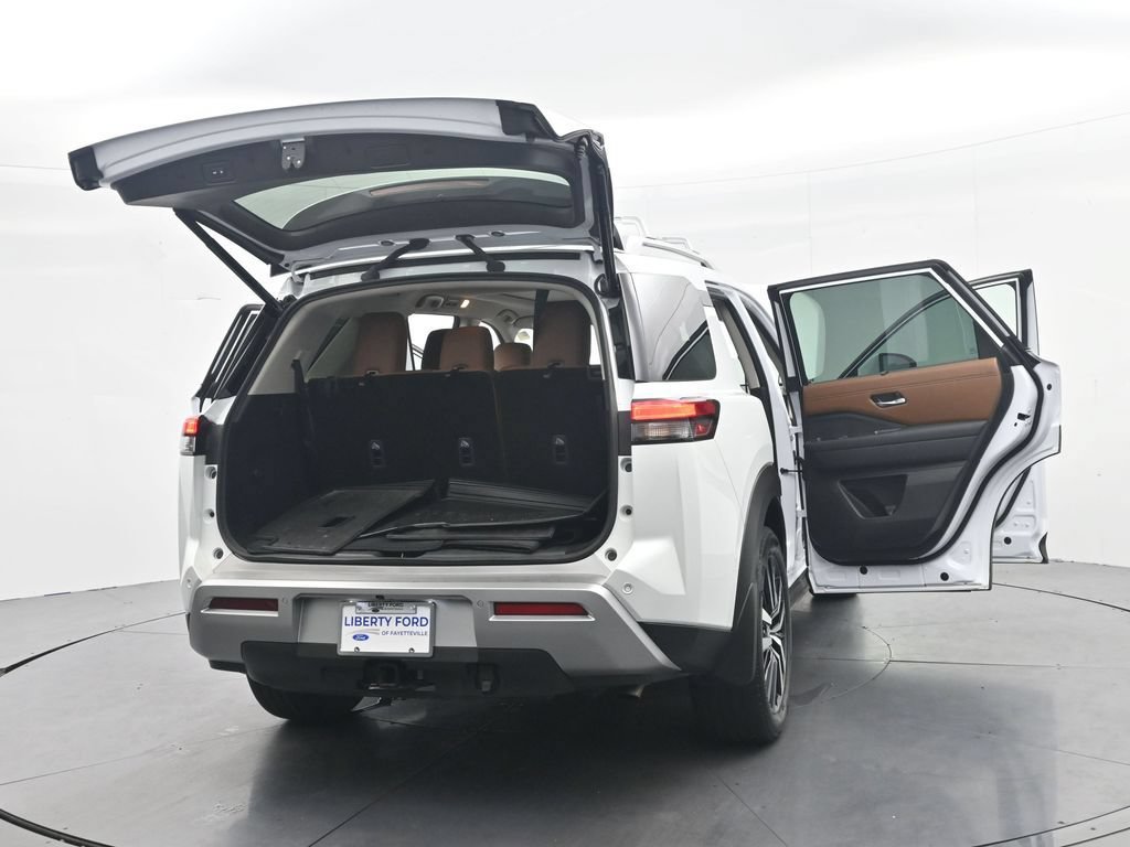 Used 2025 Nissan Pathfinder Platinum FWD image 52