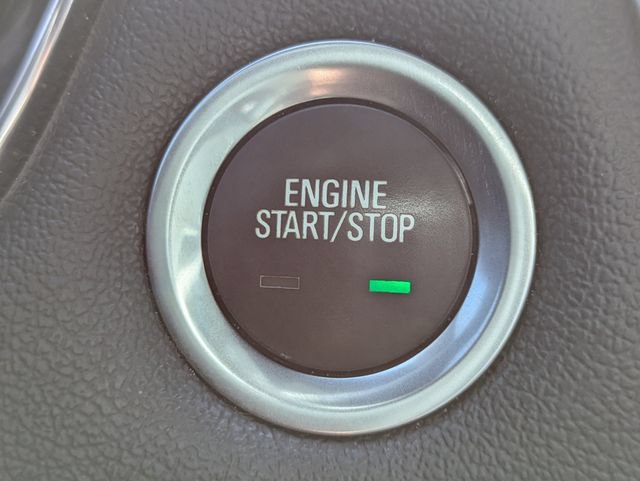 Used 2023 Chevrolet Traverse LT FWD image 26