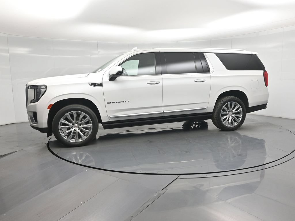 Used 2023 GMC Yukon XL Denali AWD/4WD image 28
