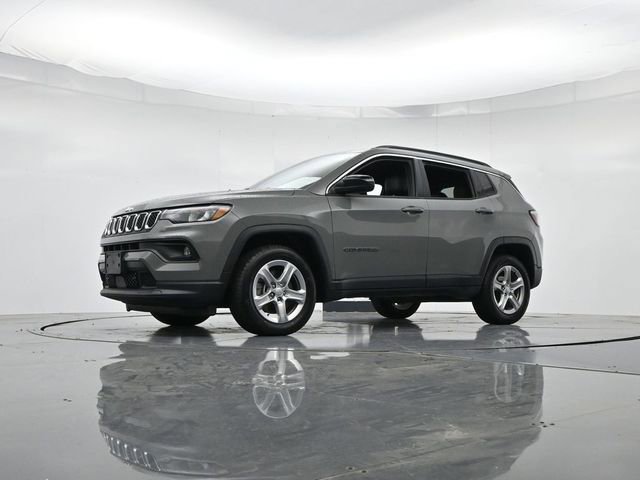 Used 2024 Jeep Compass Latitude AWD/4WD image 37