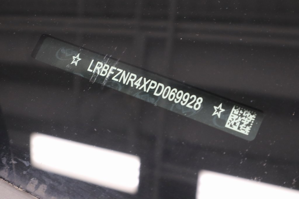 Used 2023 Buick Envision Essence image 34