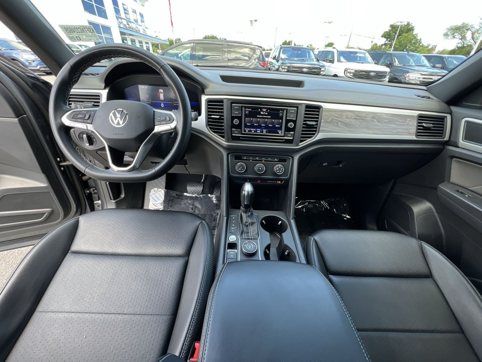 Used 2022 Volkswagen Atlas Cross Sport SE AWD/4WD image 30