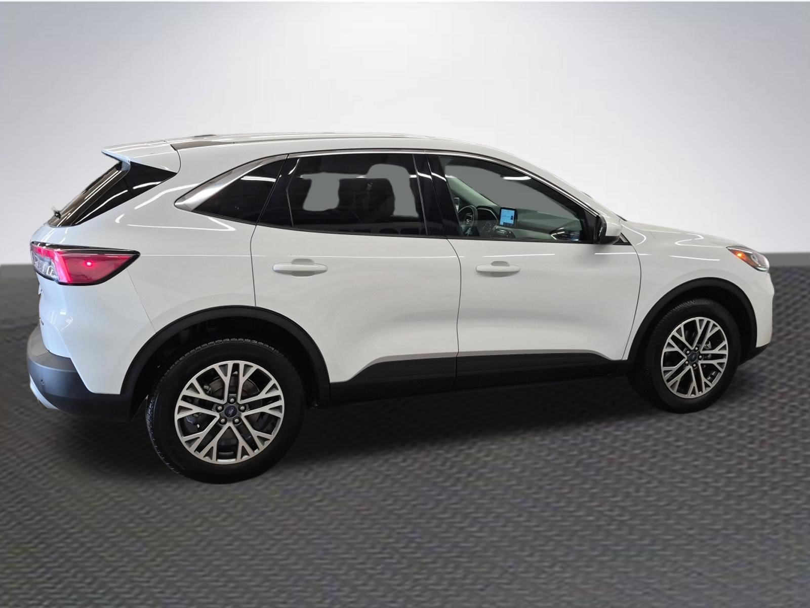 Certified 2022 Ford Escape SEL AWD/4WD image 4