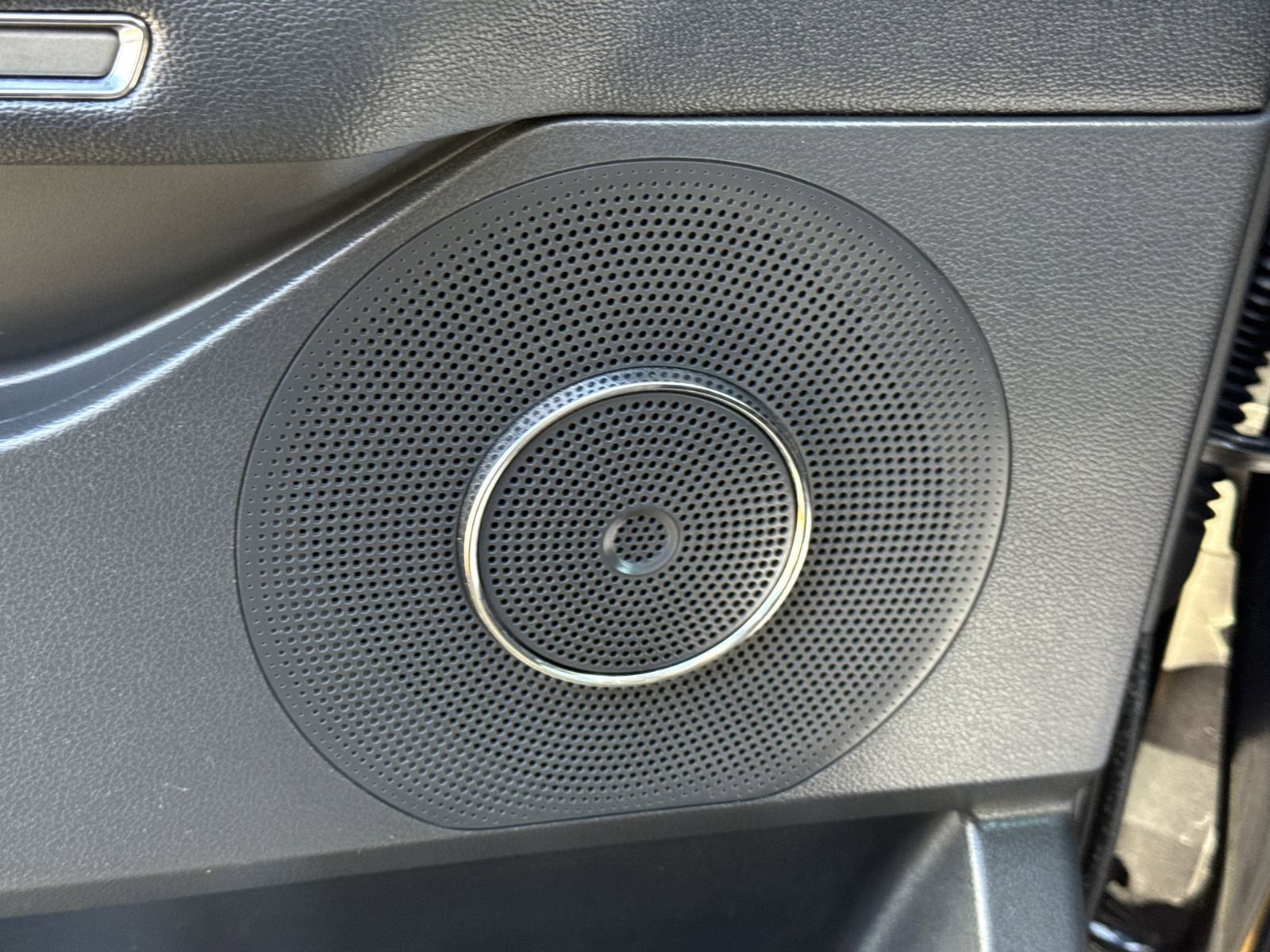 Certified 2024 Ford Expedition XLT image 18