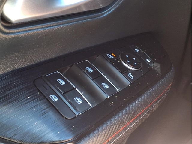 Used 2025 Nissan Kicks SR AWD/4WD image 20