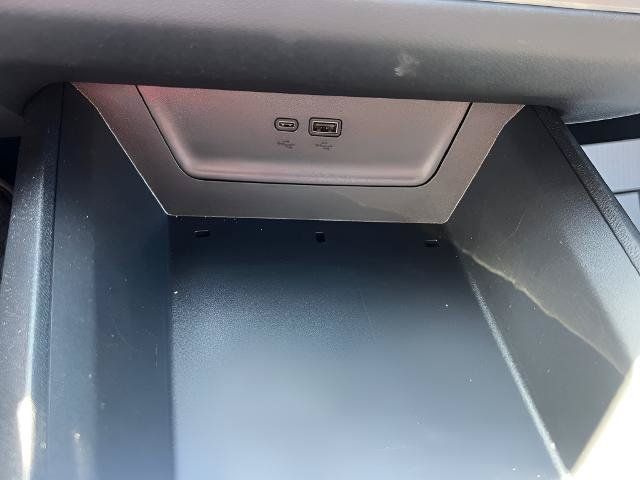 Used 2026 Chevrolet Equinox LT AWD/4WD image 32