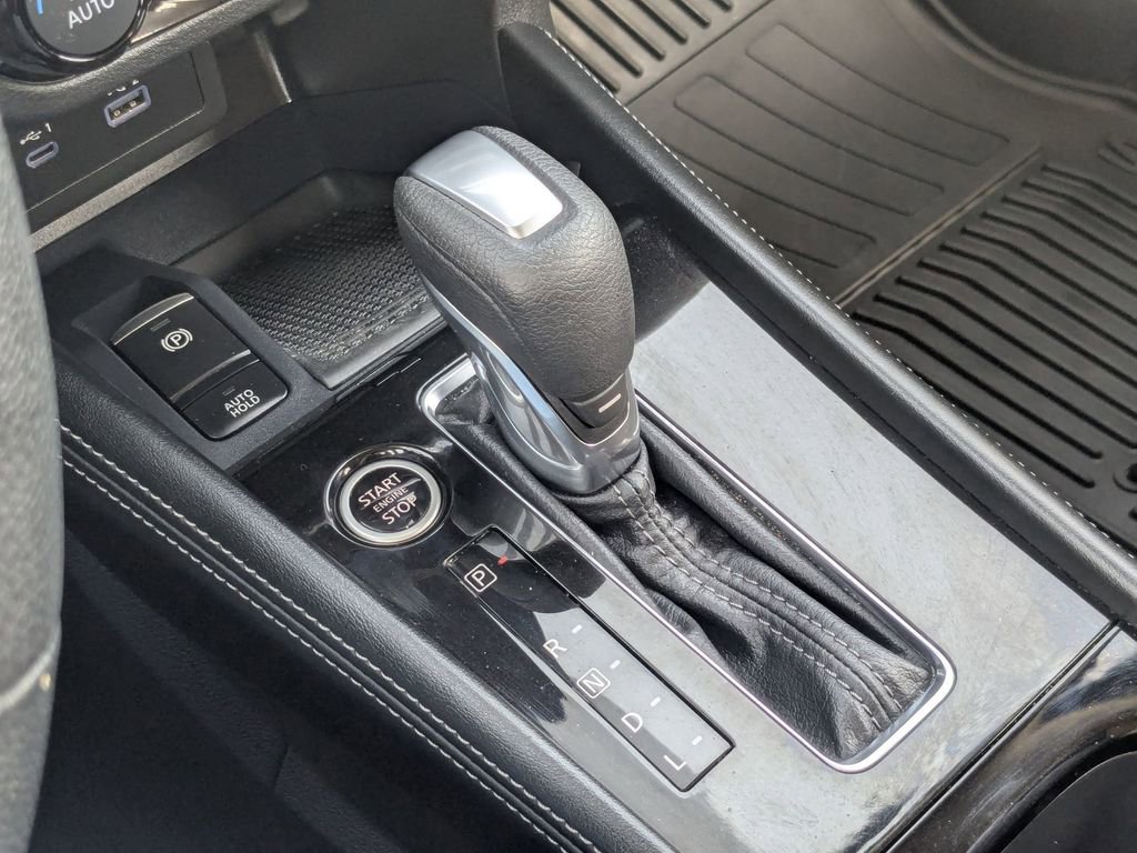 Used 2023 Nissan Kicks SR w/ Interior Electronics Package image 12