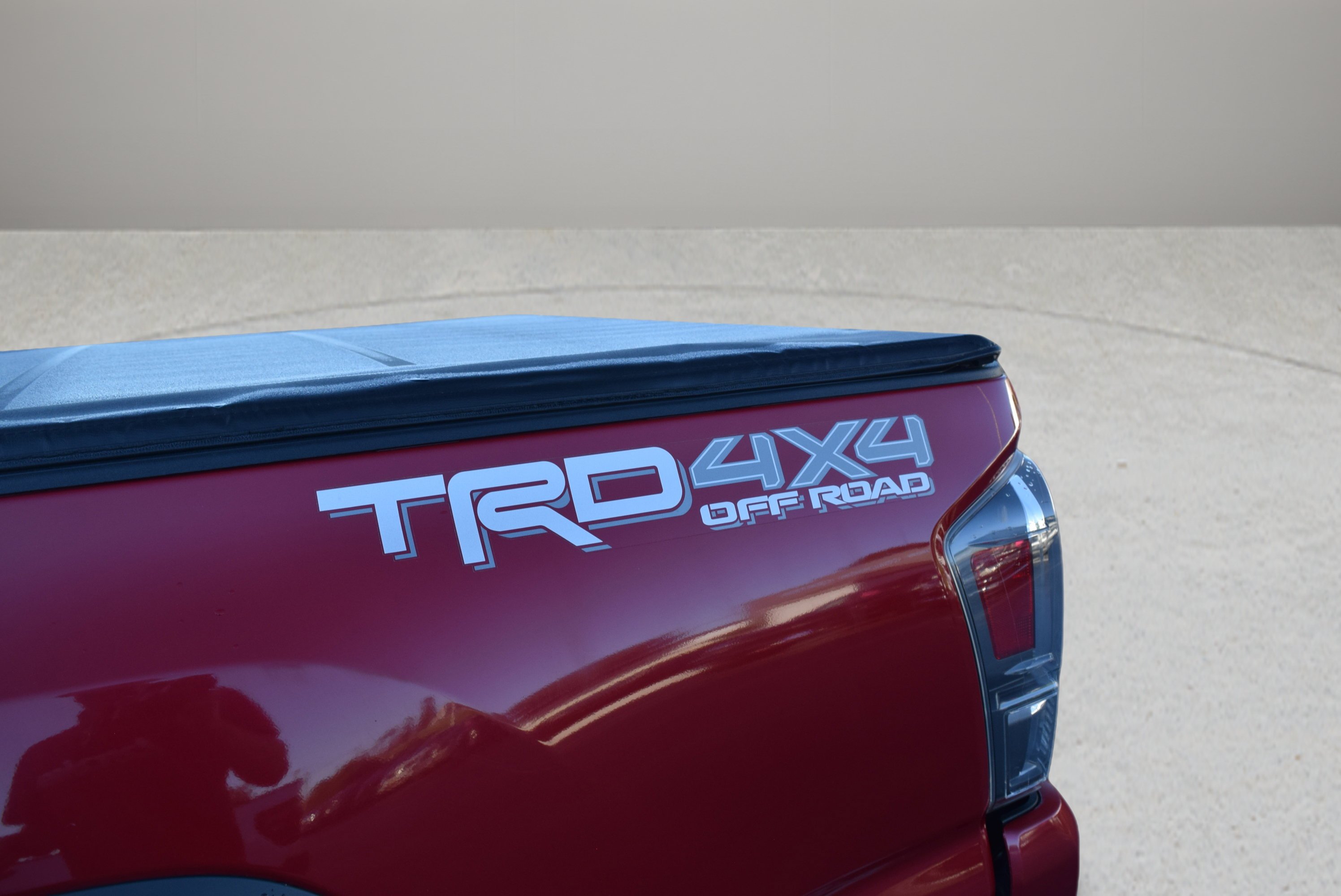 Used 2020 Toyota Tacoma TRD Off-Road w/ Technology Package AWD/4WD image 7