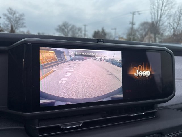 Used 2024 Jeep Wrangler Sahara w/ Safety Group image 29