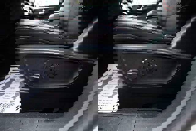 Certified 2025 Ford Escape ST-Line Elite image 17