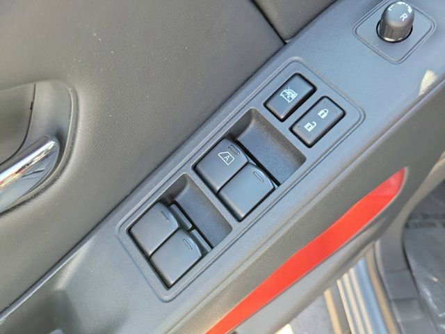 Used 2025 Nissan Frontier Pro-X RWD image 16