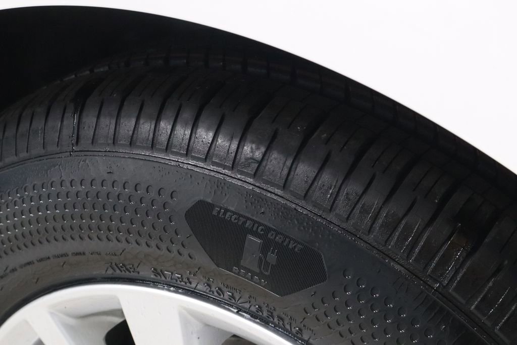 Used 2025 Toyota Camry LE FWD image 15