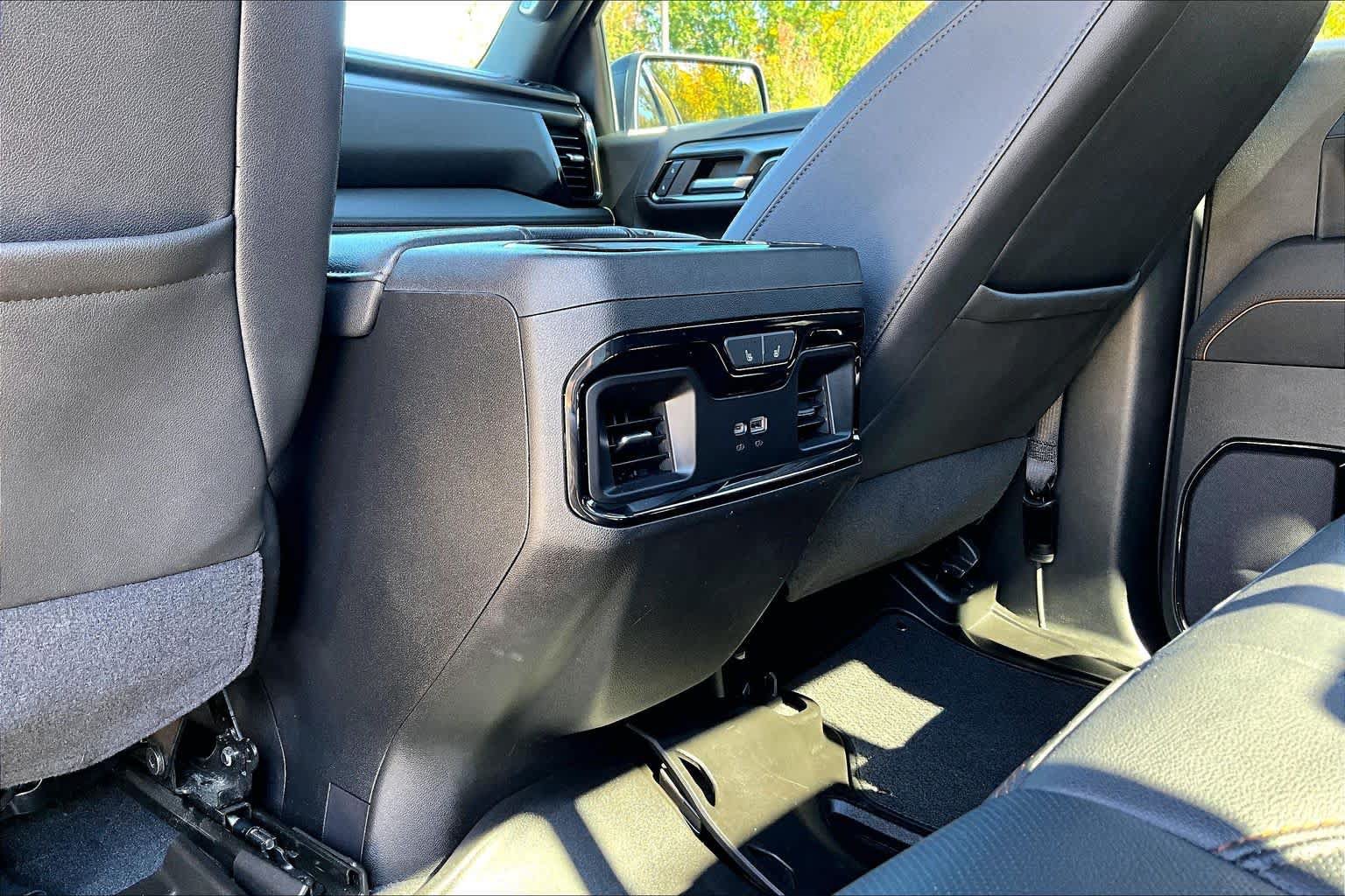 Used 2023 GMC Sierra 1500 AT4 w/ AT4 Premium Package AWD/4WD image 36