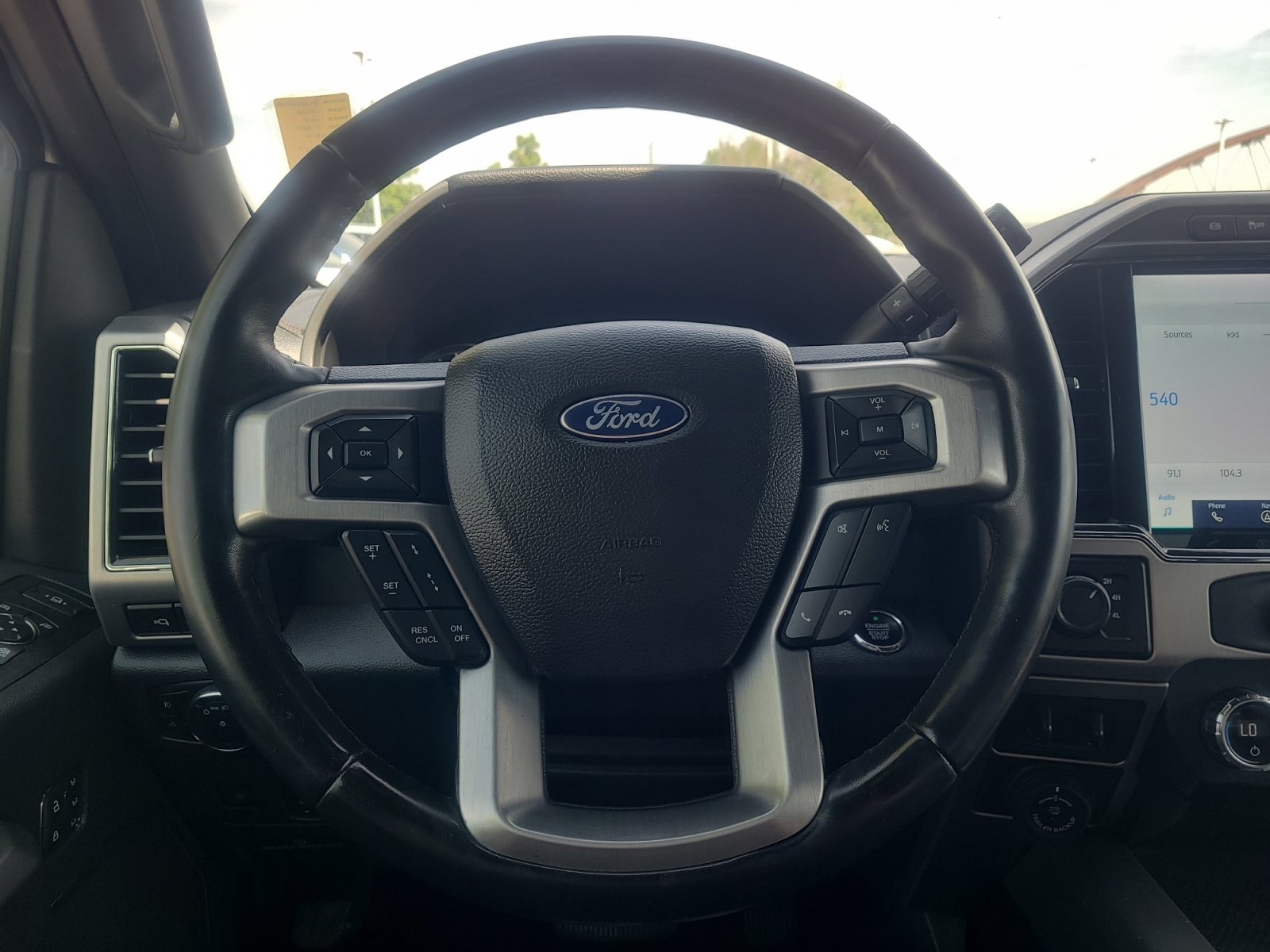 Certified 2022 Ford F350 Platinum w/ FX4 Off-Road Package AWD/4WD image 9