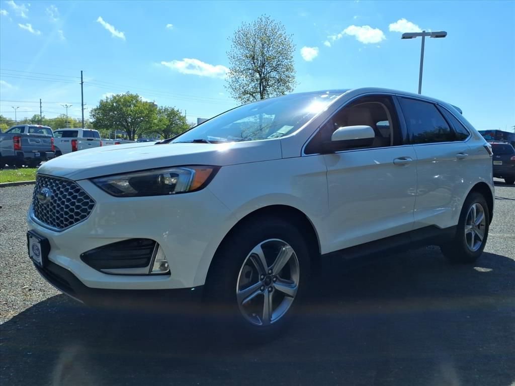 Certified 2023 Ford Edge SEL w/ Convenience Package AWD/4WD image 4