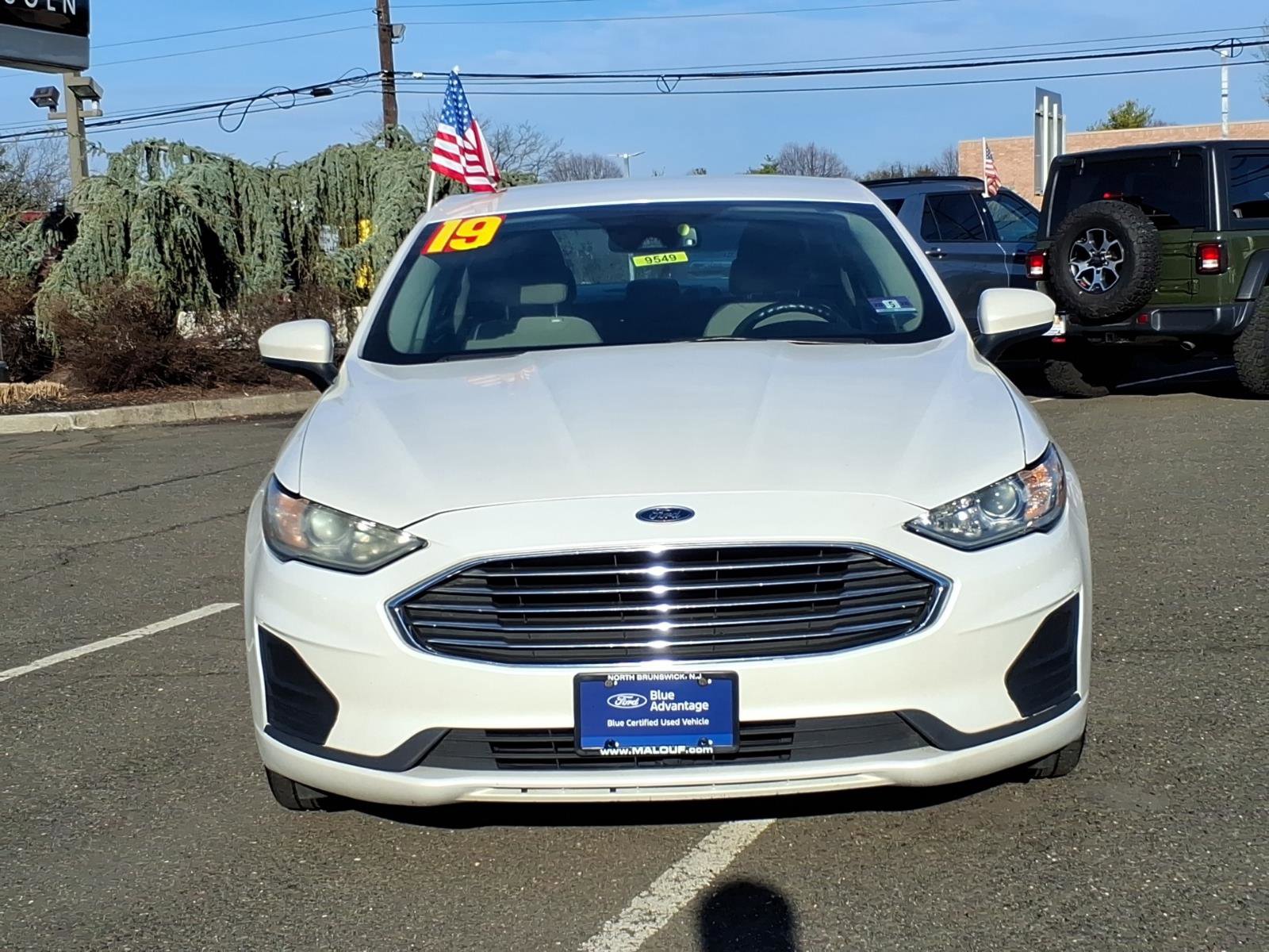 Certified 2019 Ford Fusion SE image 2