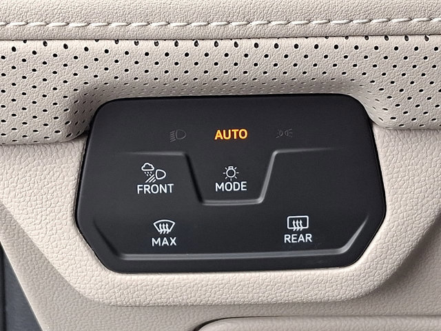 Used 2024 Volkswagen Atlas SEL Premium R-Line image 35