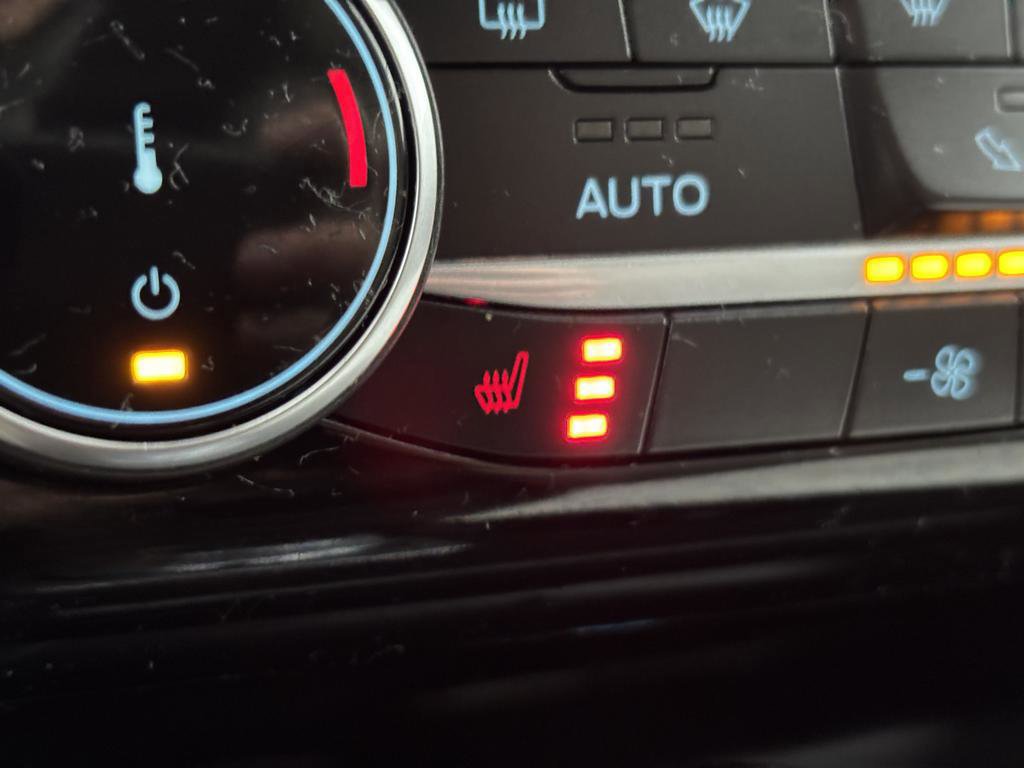 Certified 2022 Ford Escape SE w/ SE Sport Appearance Package image 23