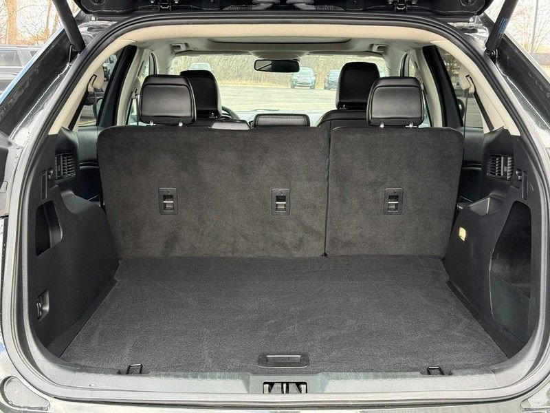 Certified 2024 Ford Edge SEL w/ Convenience Package image 7