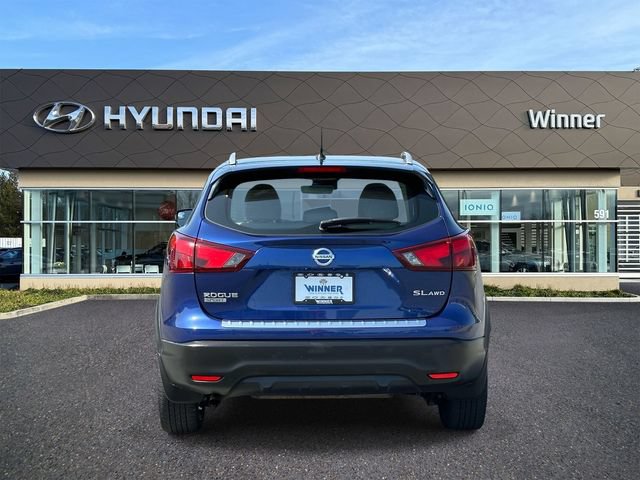 Used 2018 Nissan Rogue Sport SL w/ SL Premium Package AWD/4WD image 3