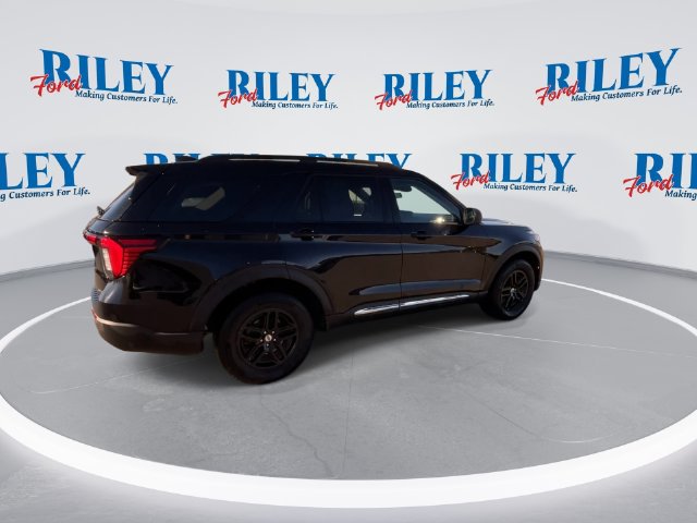 Certified 2025 Ford Explorer Active AWD/4WD image 9