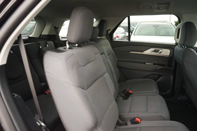 Certified 2025 Ford Explorer Active RWD image 18
