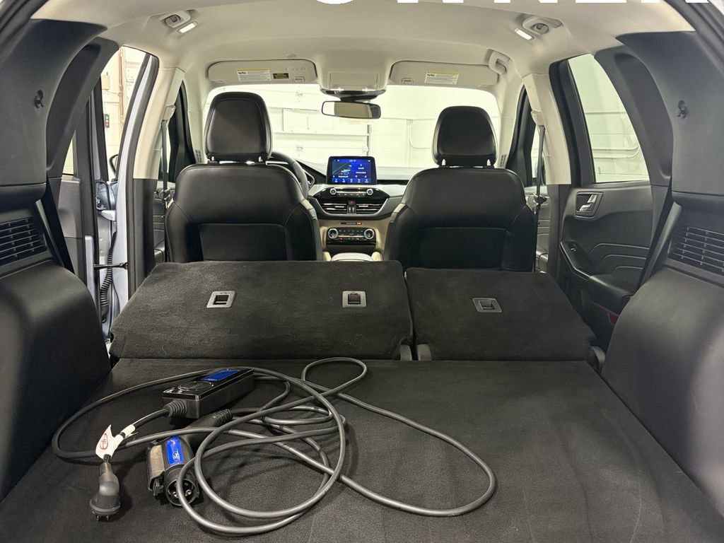 Certified 2022 Ford Escape Titanium w/ Class II Trailer Tow Package FWD image 19