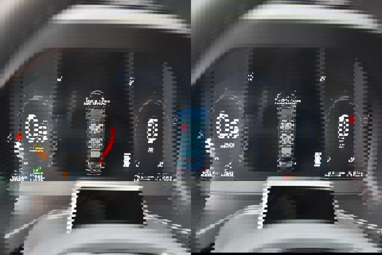 Certified 2025 Ford Explorer Platinum w/ LUX Leather Package image 27