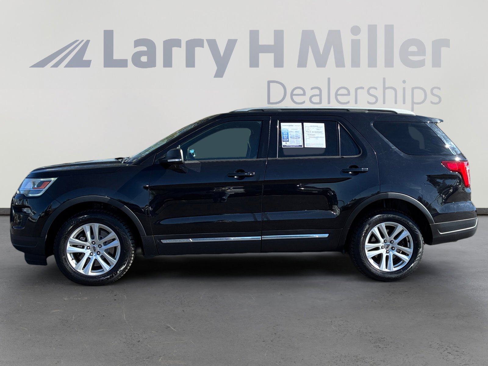 Certified 2019 Ford Explorer XLT w/ Equipment Group 202A AWD/4WD image 2