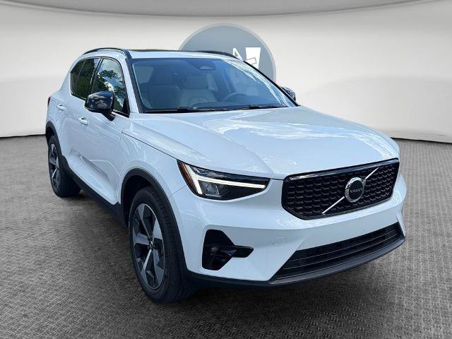 Used 2023 Volvo XC40 B5 Plus w/ Climate Package