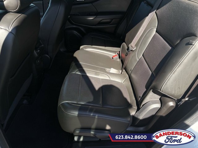 Used 2023 GMC Acadia SLT FWD image 16