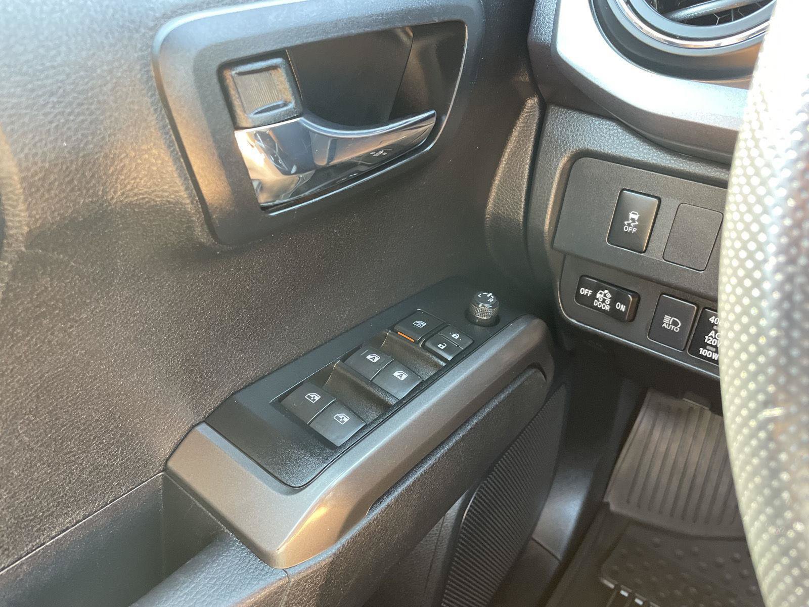 Used 2023 Toyota Tacoma TRD Sport w/ Technology Package AWD/4WD image 28