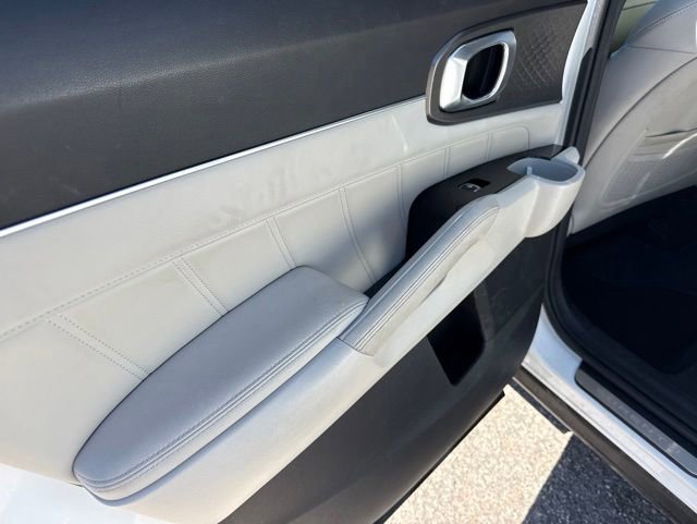 Used 2022 Kia Sorento SX AWD/4WD image 19
