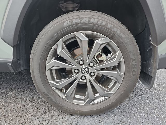 Used 2023 Toyota RAV4 XLE Premium AWD/4WD image 9