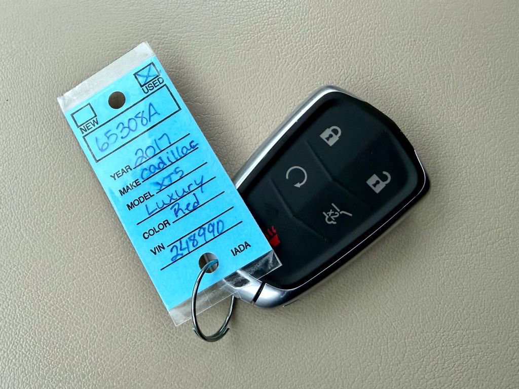 Used 2017 Cadillac XT5 Premium Luxury image 32