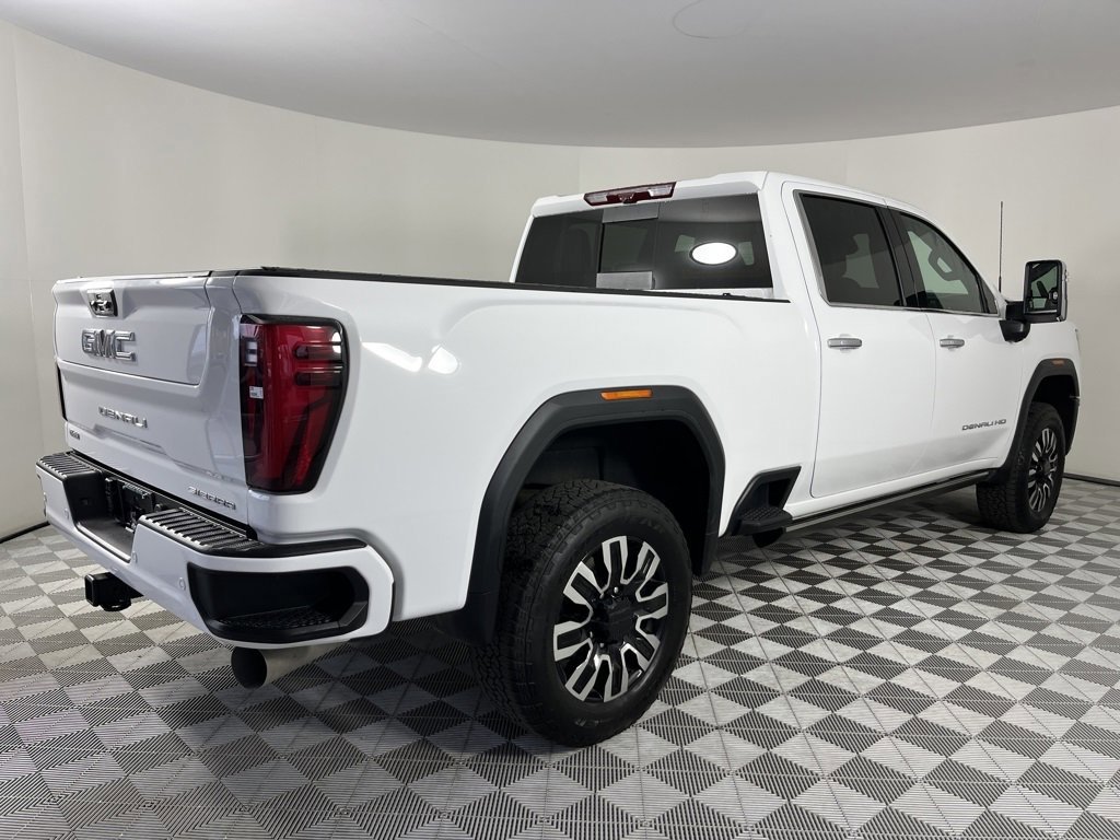 Used 2024 GMC Sierra 3500 Denali Ultimate image 5