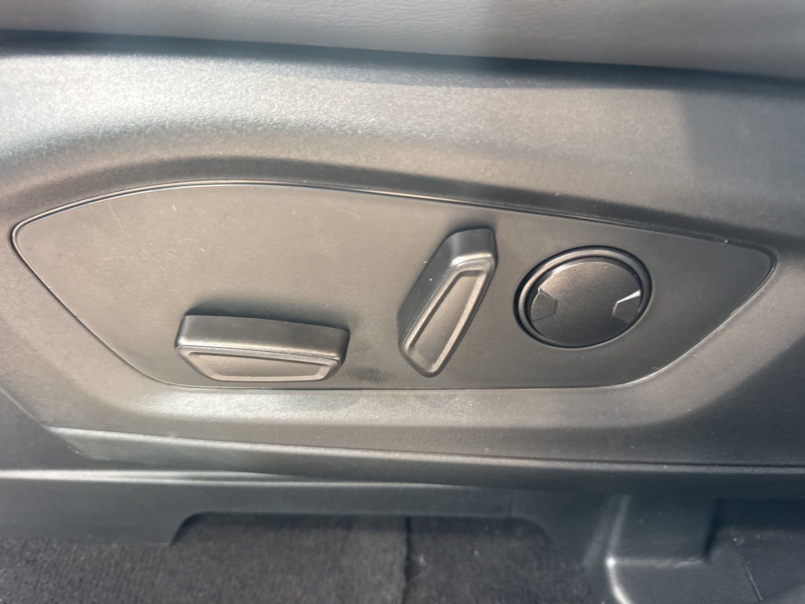 Certified 2023 Ford Explorer XLT w/ Equipment Group 202A image 25