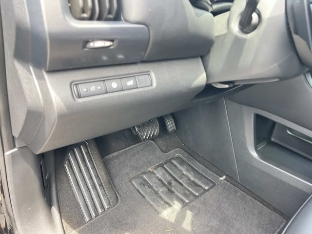 Used 2024 Nissan Pathfinder SL FWD image 37