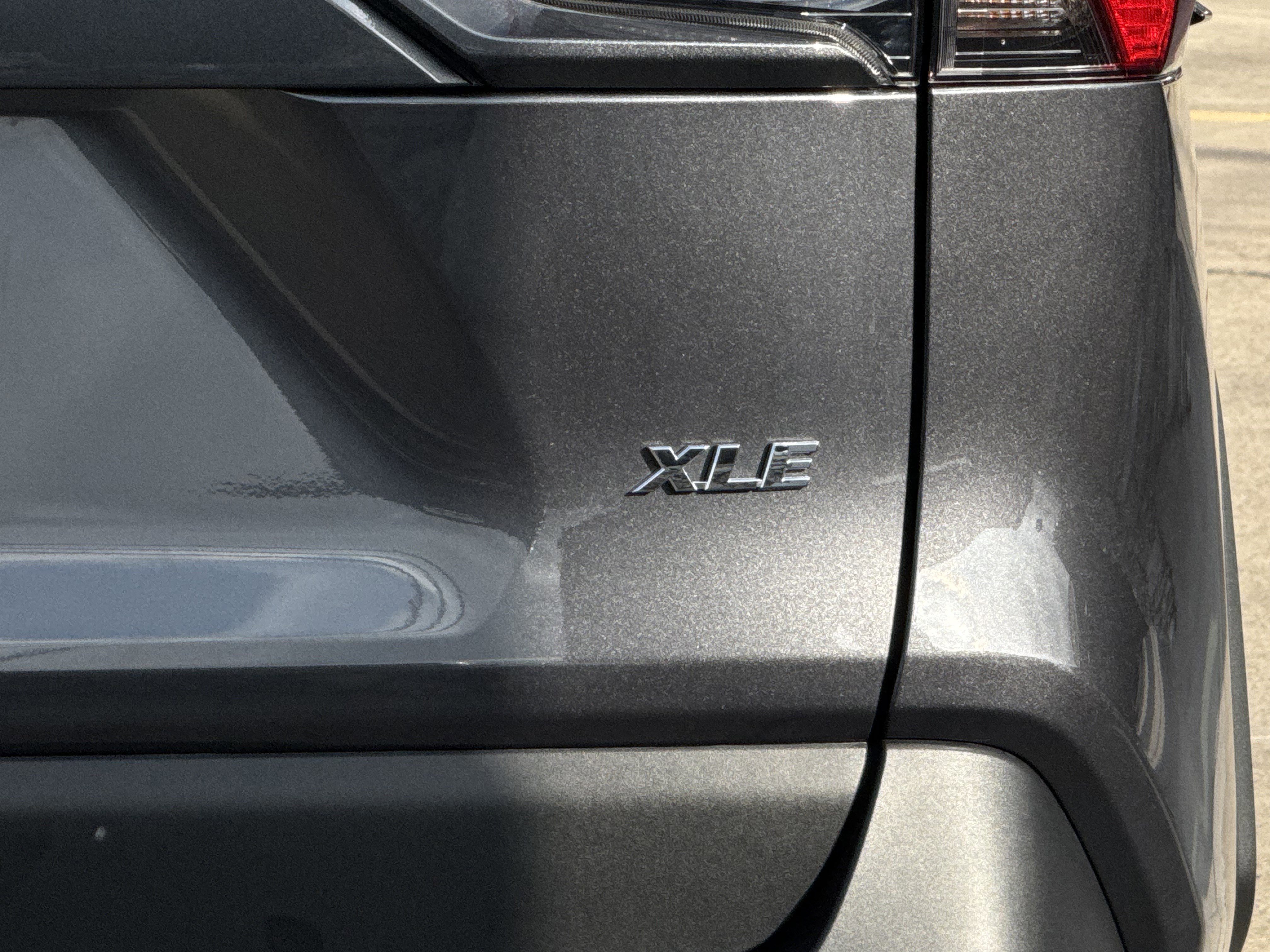 Used 2025 Toyota RAV4 XLE image 10